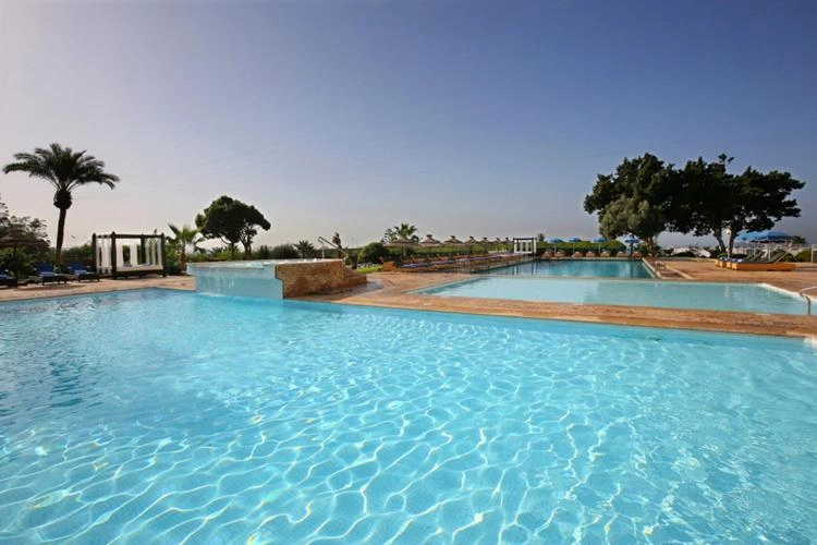 Anezi Tower Hotel & Appartementen 4*
