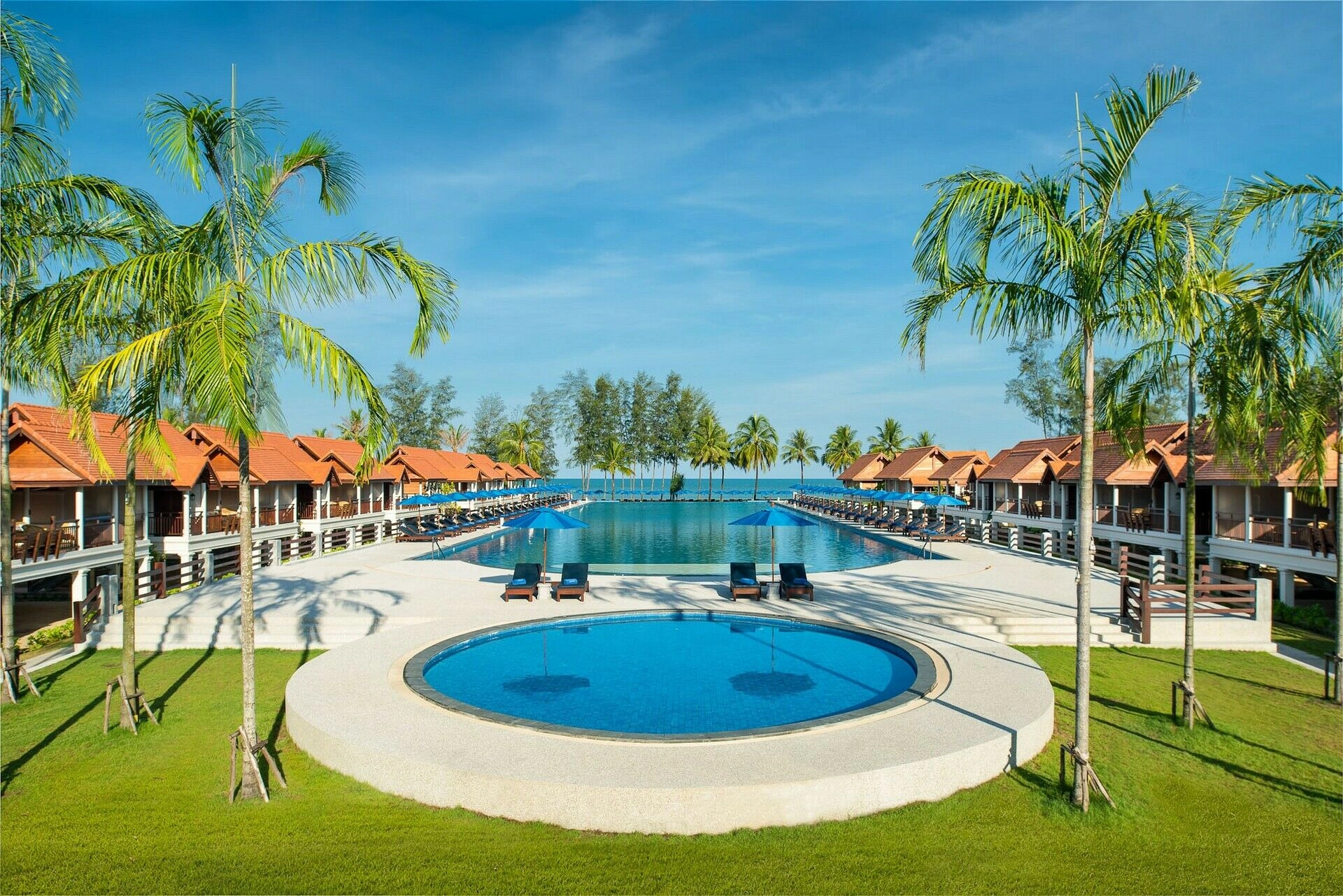 piscine-principale-2.jpg