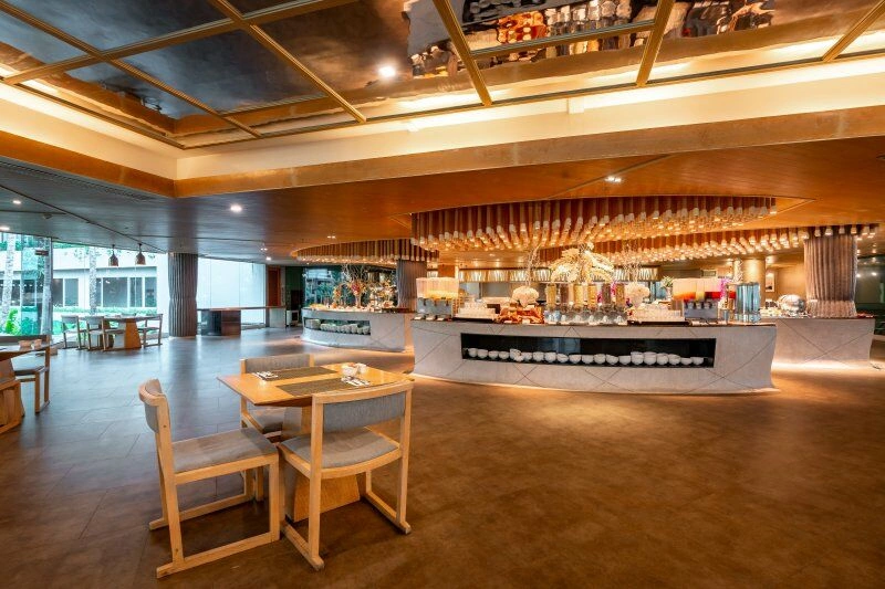 Restaurant_3.jpg