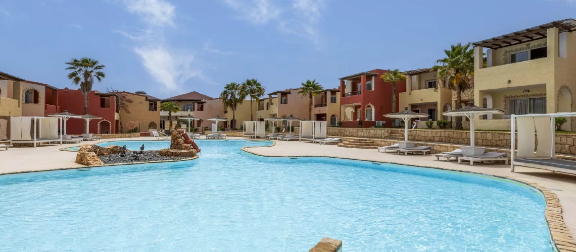 18-occidental-boa-vista-piscine.png