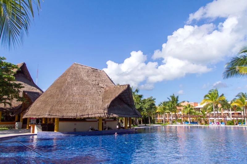 BMAYAGR_POOL_01.jpg
