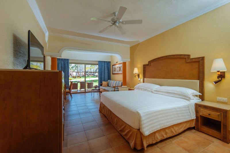 BMAYACO_ROOM_60.jpg