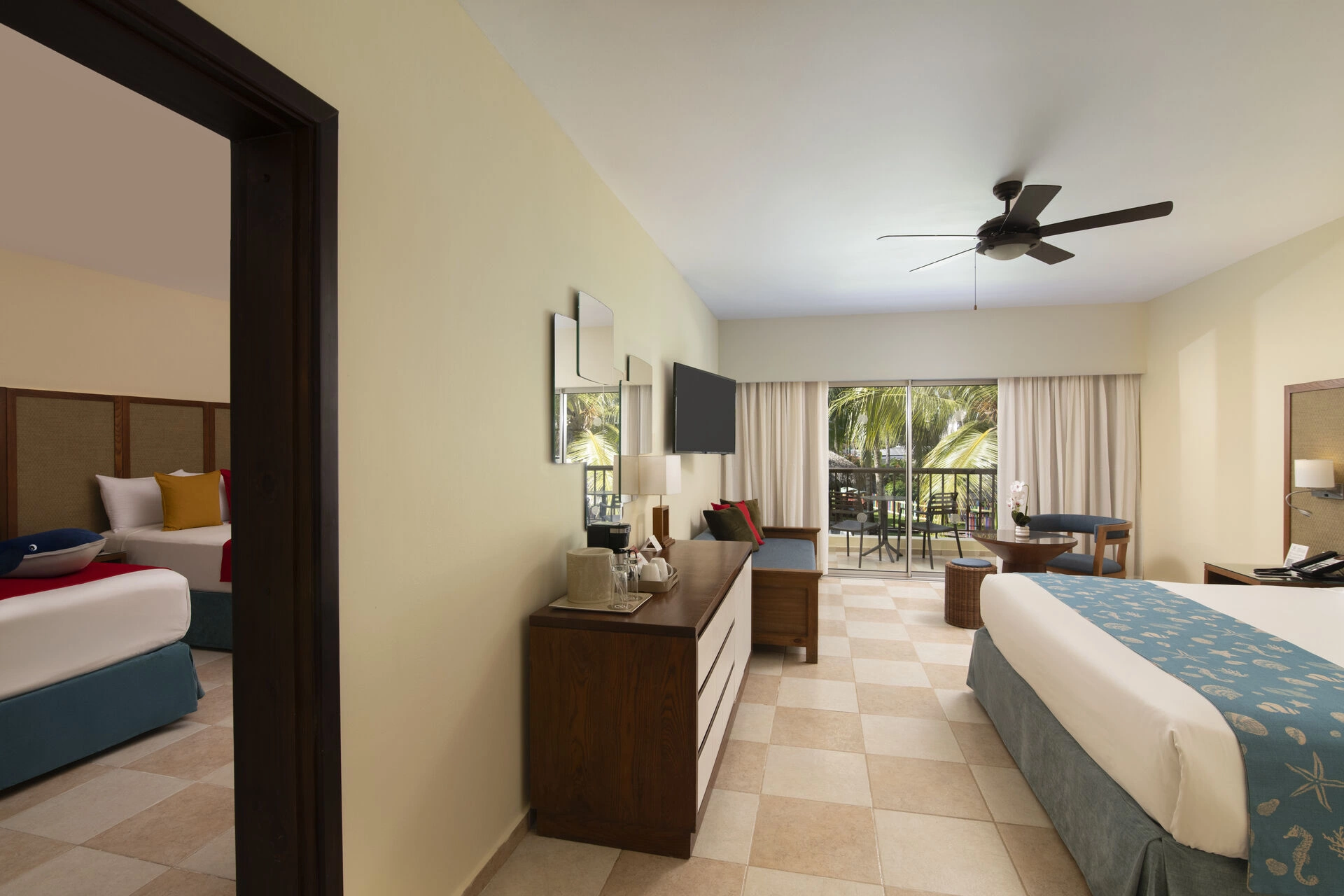 Family_Room_1A.jpg