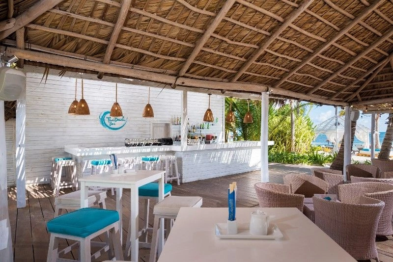Catalonia_Royal_Bavaro_-__Beach__Bar.jpg