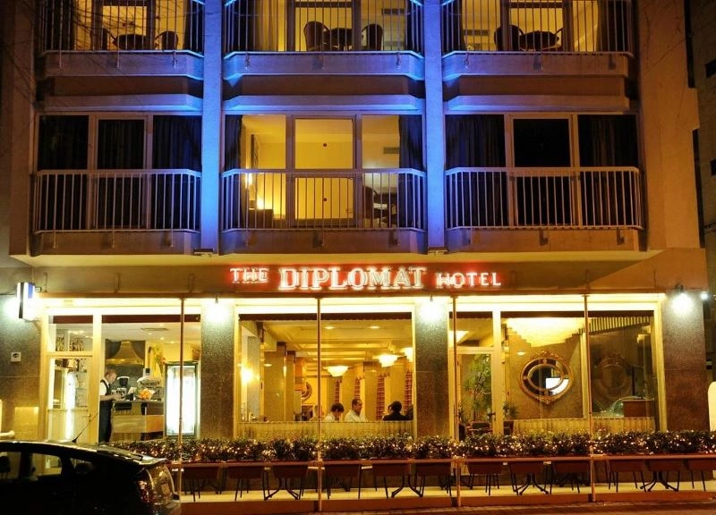De Diplomaat 4*