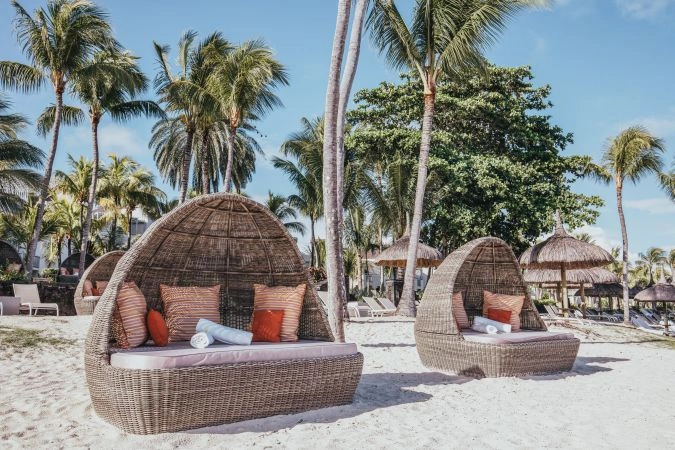 10_Sun_Beach_Cocoon.jpg