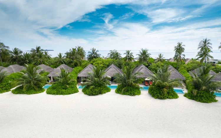 06_Aerial_Sun_Siyam_Iru_Veli.jpg