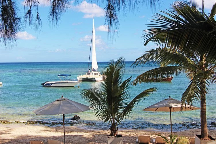 Infront_of_Hotel-_Beach_web.jpg