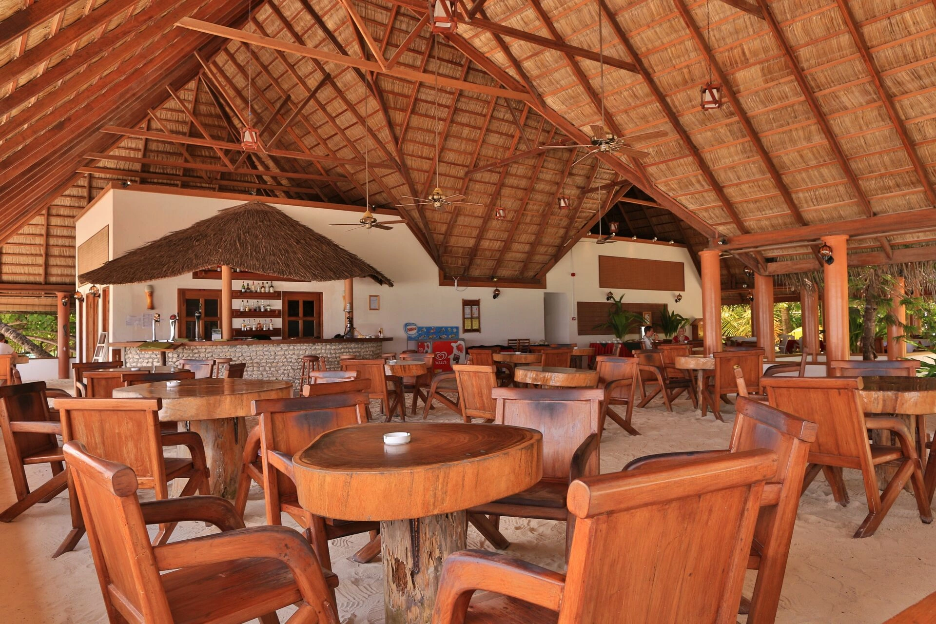Blue_Lagoon_Bar_04.JPG