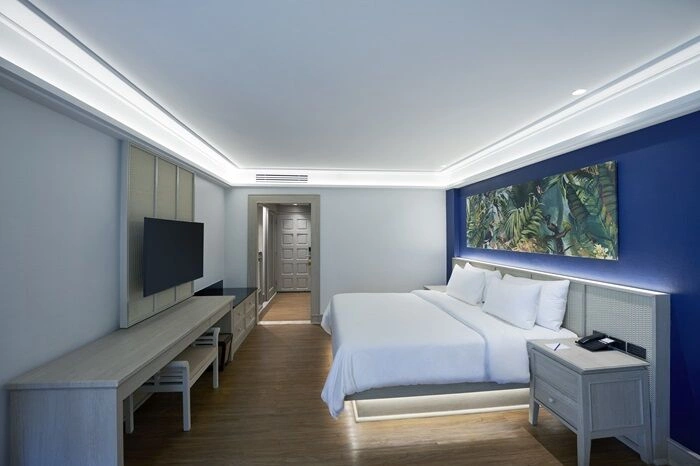 BRKT_Deluxe_Room2_1400.jpg