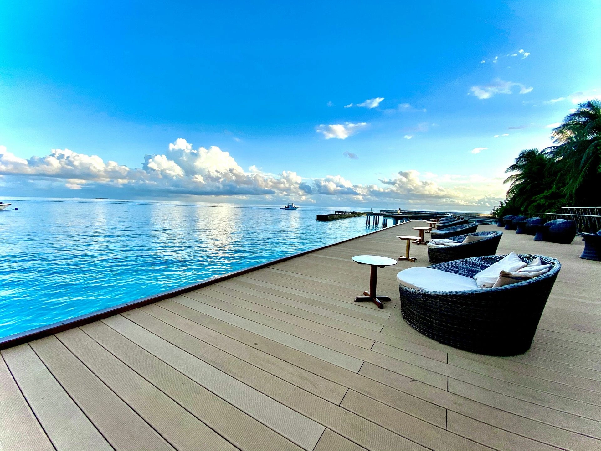 Fisherman_s_Bar_Deck.jpg