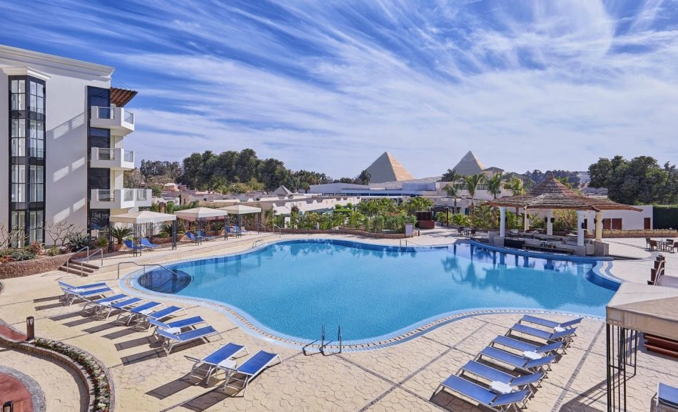 shr_pyramids_swimmin_2a05a036d3b62425ca23326-1-1-1-1-1-1-2-1.jpg
