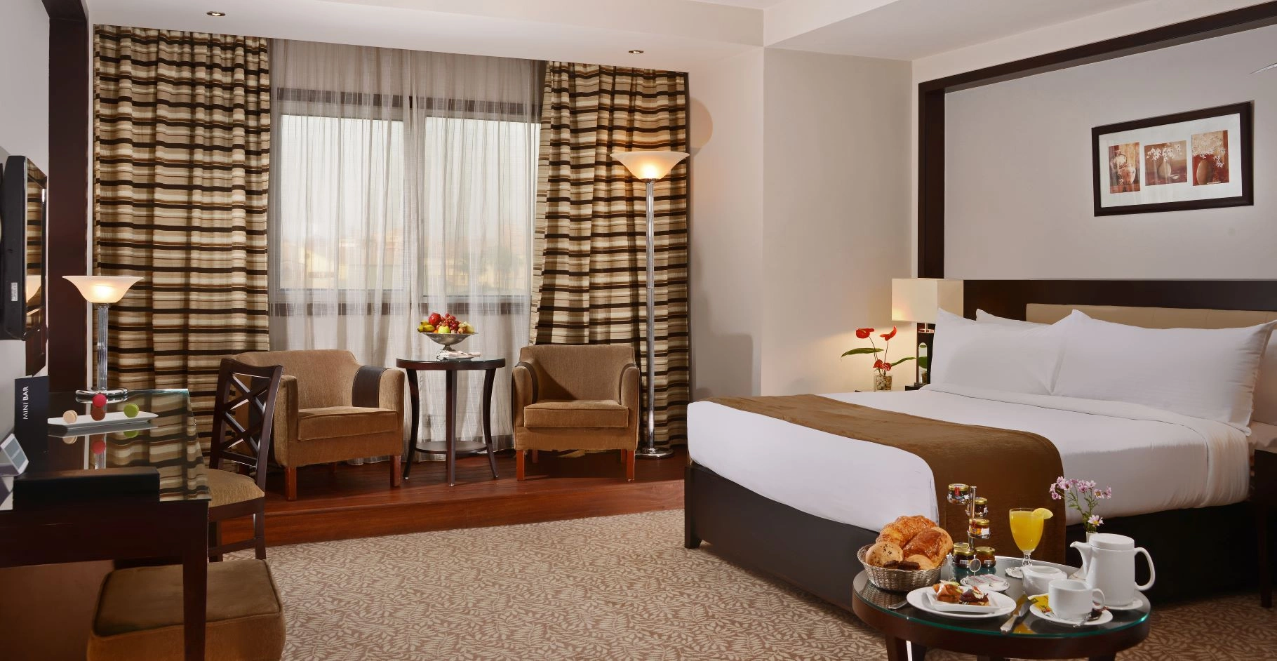 3-deluxe_room.jpg