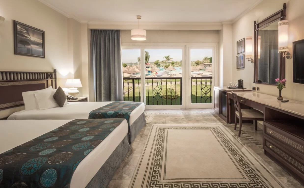 jolie-ville-hotel-spa-kings-island-luxor-gallery-new-rooms-deluxe-room-1.webp