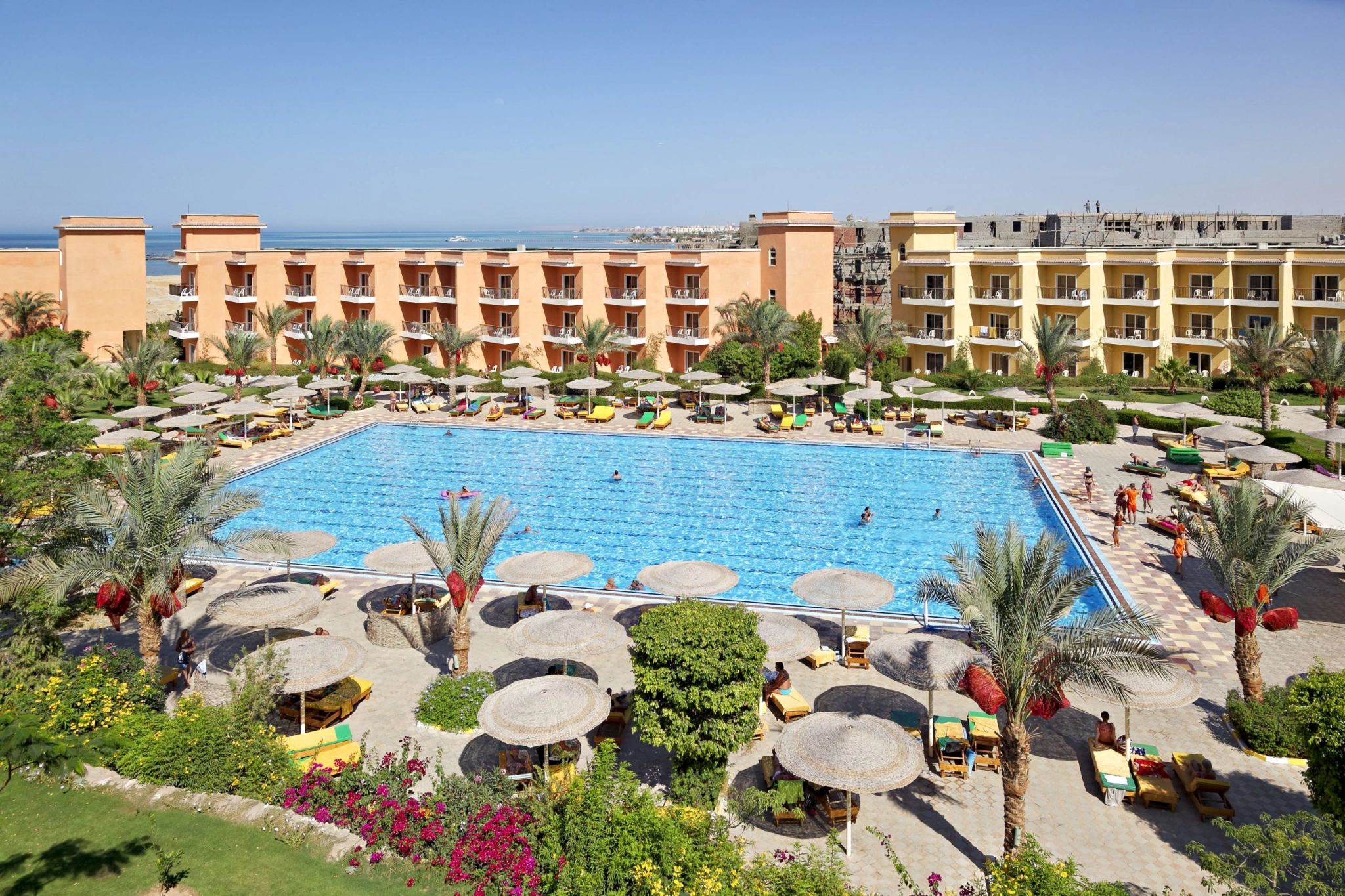 thethreecorners_redsea_hurghada_sunny_beach_resort_adultpool_2-scaled.jpg