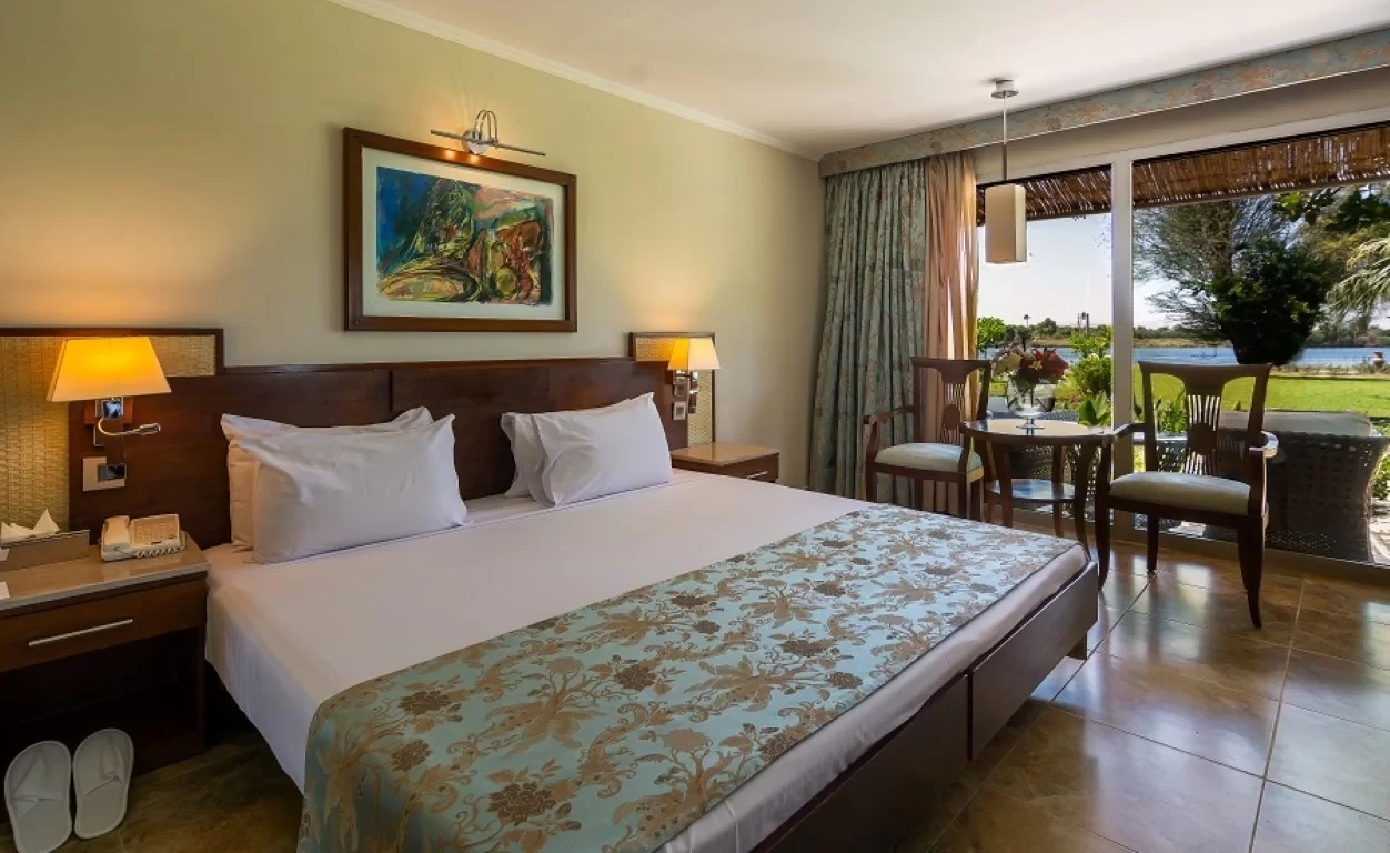 jolie-ville-hotel-spa-kings-island-luxor-gallery-new-rooms-standard-room-nile-view.webp