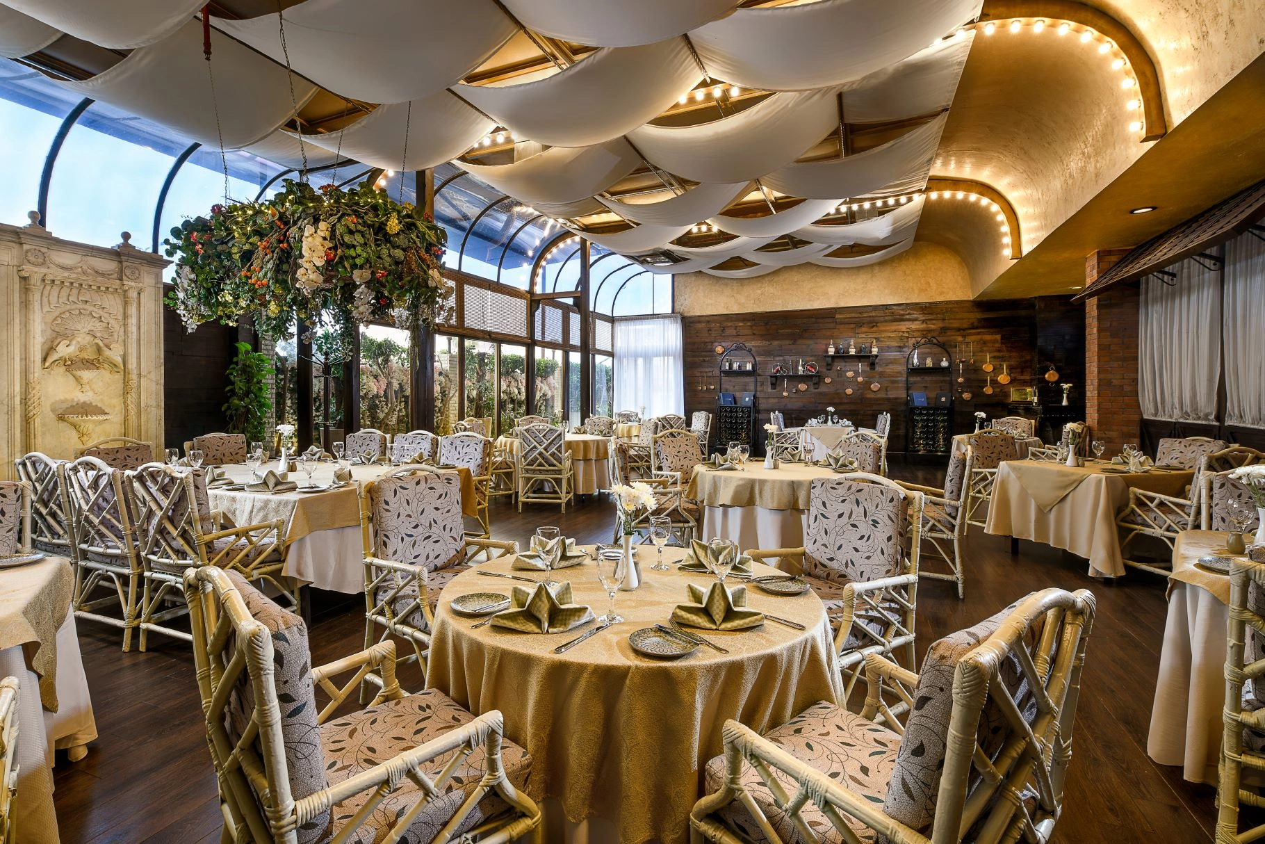 la_gondola_restaurant_1.jpg