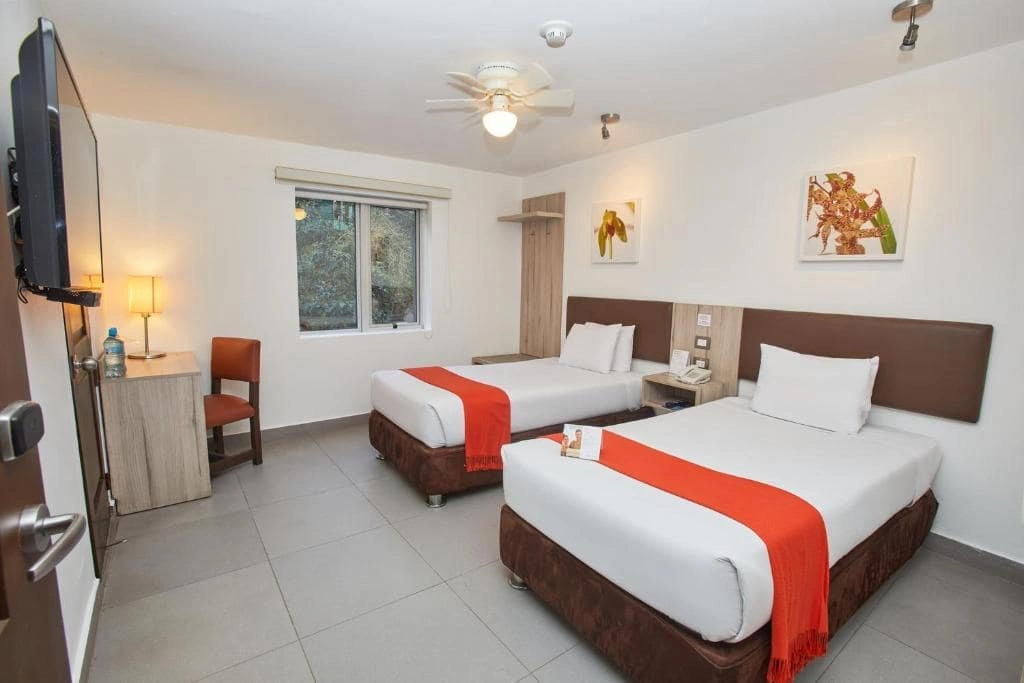 machu_picchu_chbre-min.jpg