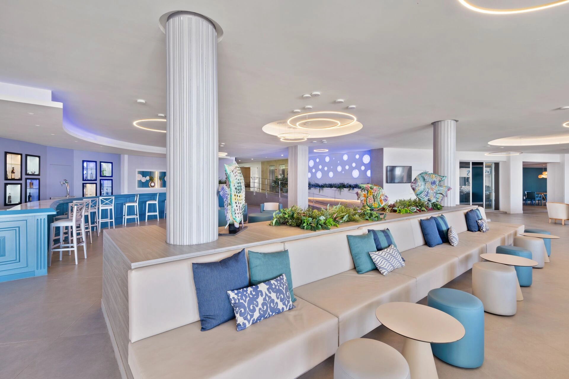 Coral-LobbyBar_seats.jpg