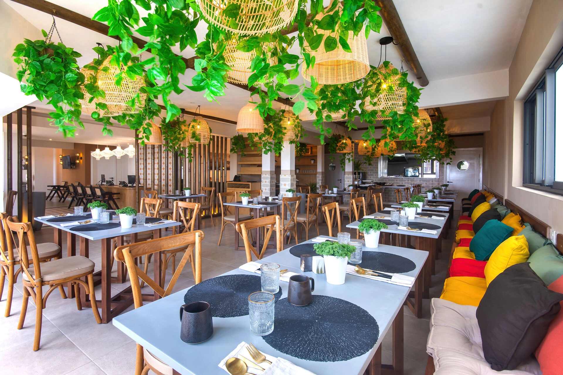 Restaurant1.jpg