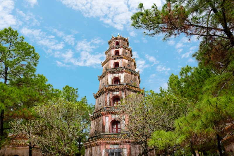 Hue_-_Thien_Mu_Pagoda.png