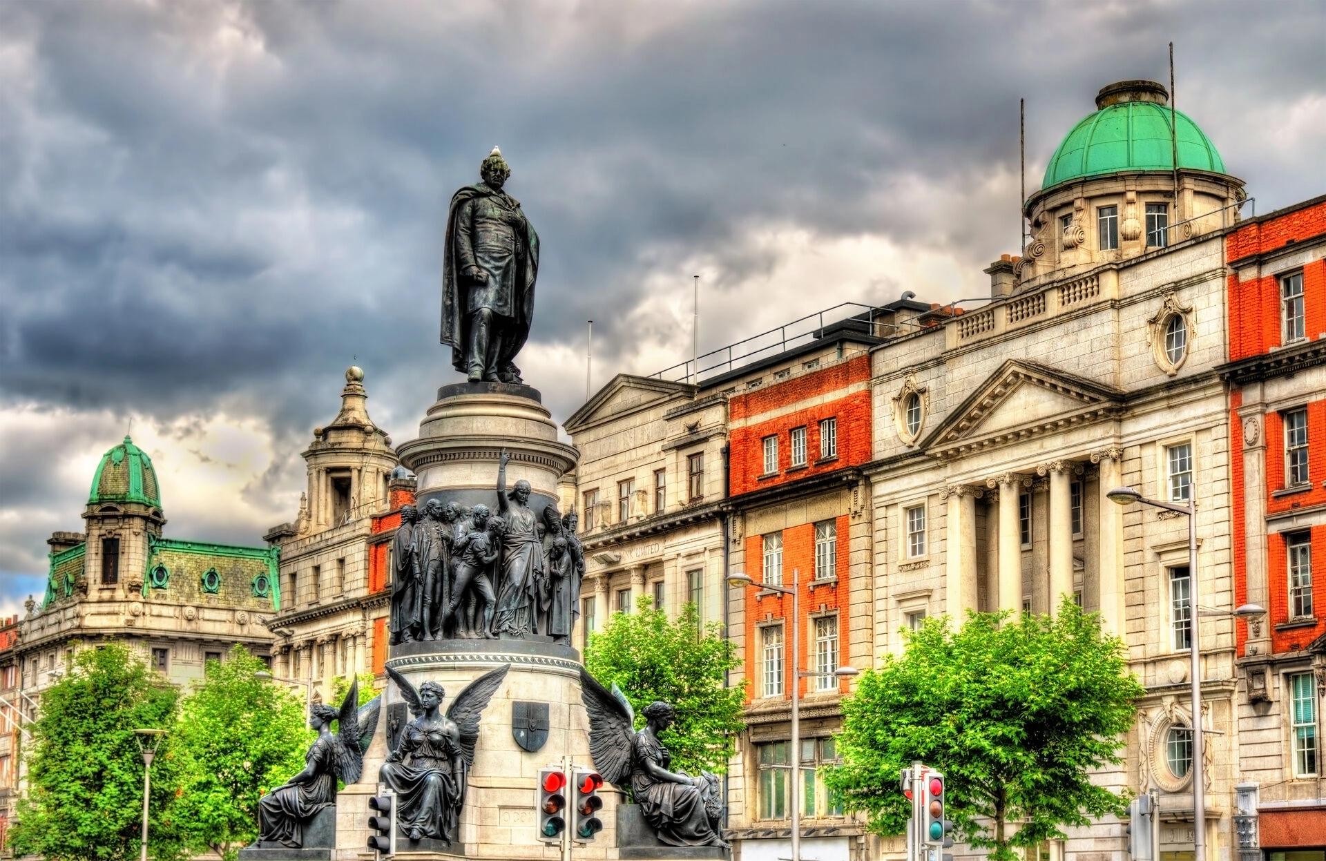 Monument_of_Daniel_OConnell_AdobeStock_92935871.jpeg