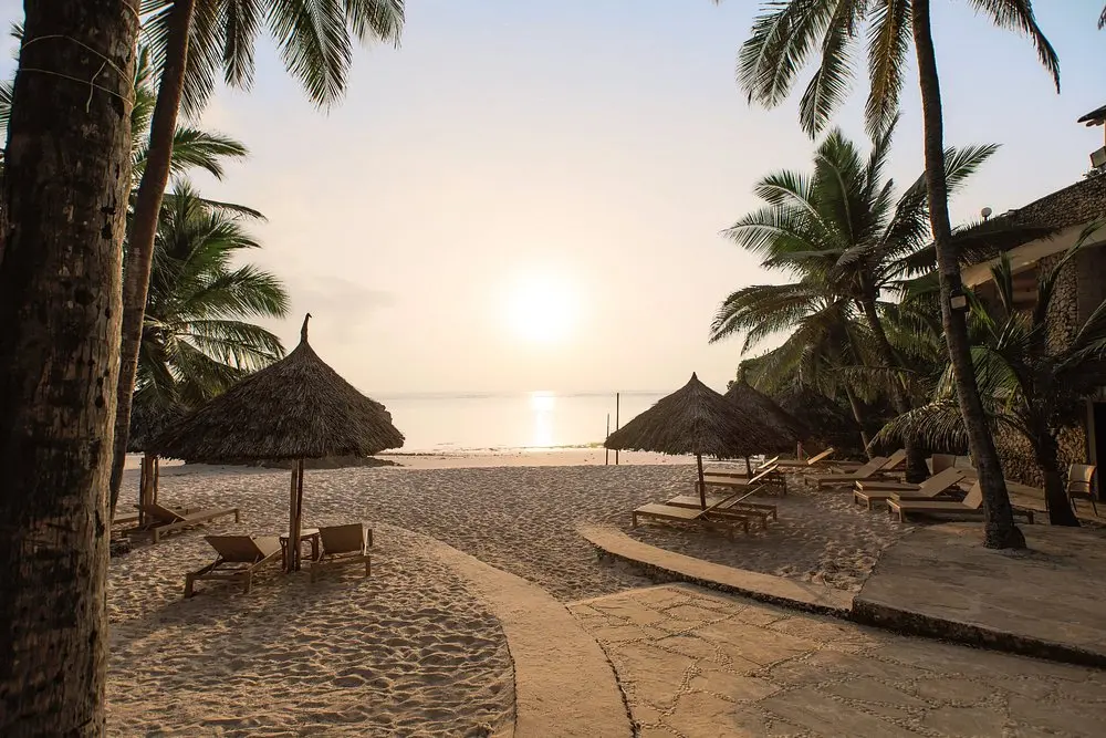 hotel-beach3.jpg
