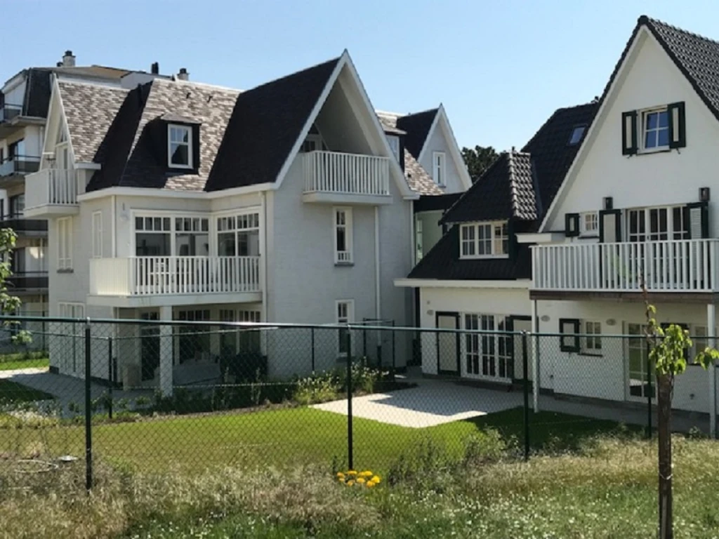 De Haan.  You can smell the sea.  Nieuw appartement onmiddellijk achter de zeedijk. 