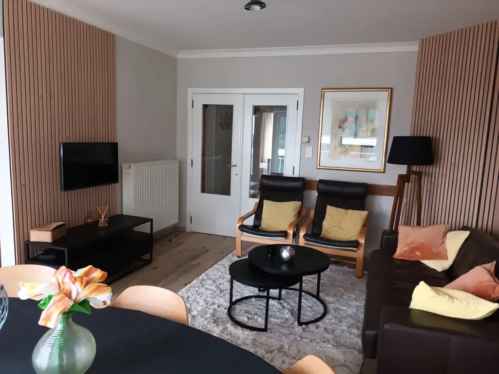 Bel appartement vue latérale sur la mer et garage