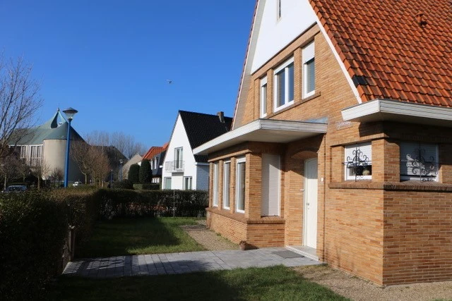 Prachtige villa Lijsterzang met tuin, 12 tot 14 personen, gelegen in een residentiele wijk te KOKSIJDE