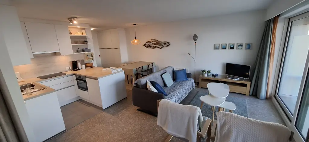Heel mooi vernieuwd appartement met rustig zeezicht in De Panne