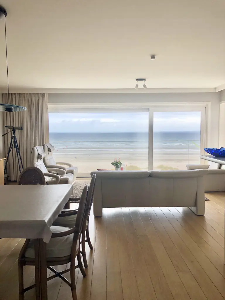ZEEZICHT + GROENDIJK -  Royaal hoekappartement met prachtig zeezicht & dijk van Nieuwpoort 