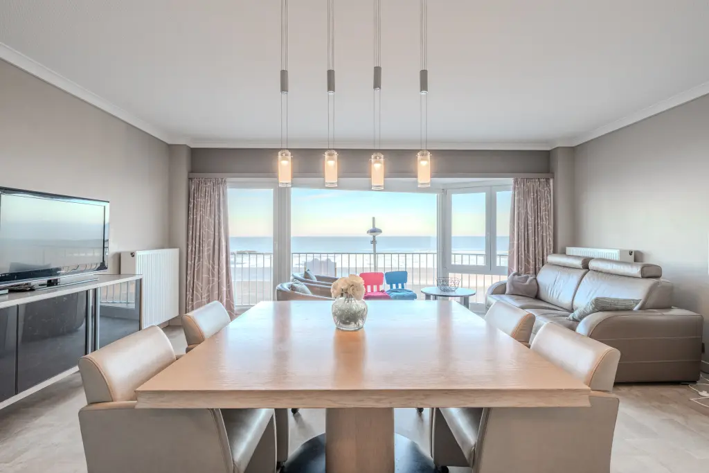 appartement zeedijk in Middelkerke - special seniors/kids met strandcabine