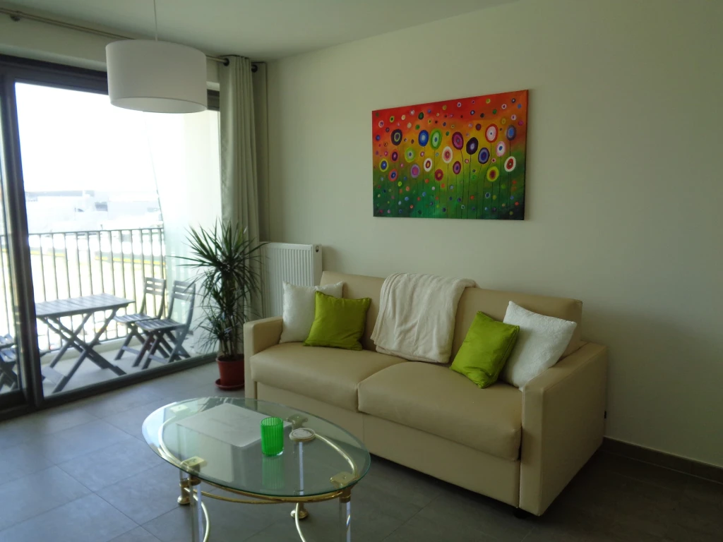 VAKANTIEAPPARTEMENT MET ZEEZICHT OP 90 M V. ZEE